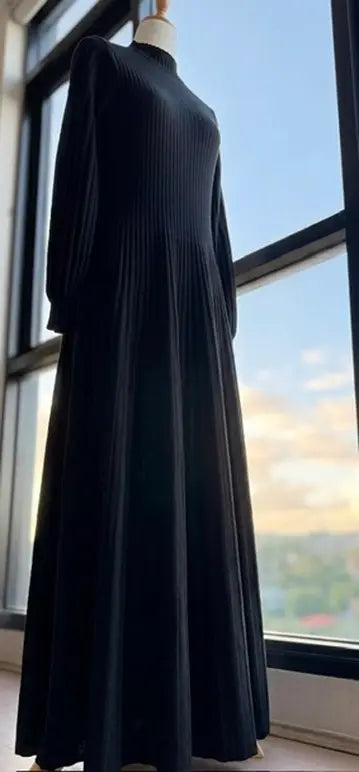 Long Sleeve Ribbed & Pleated A-Line Knit Maxi Dress