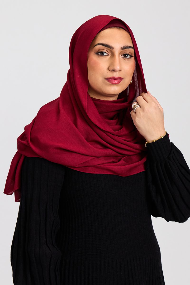 Modal Hijab Set Ruby Red